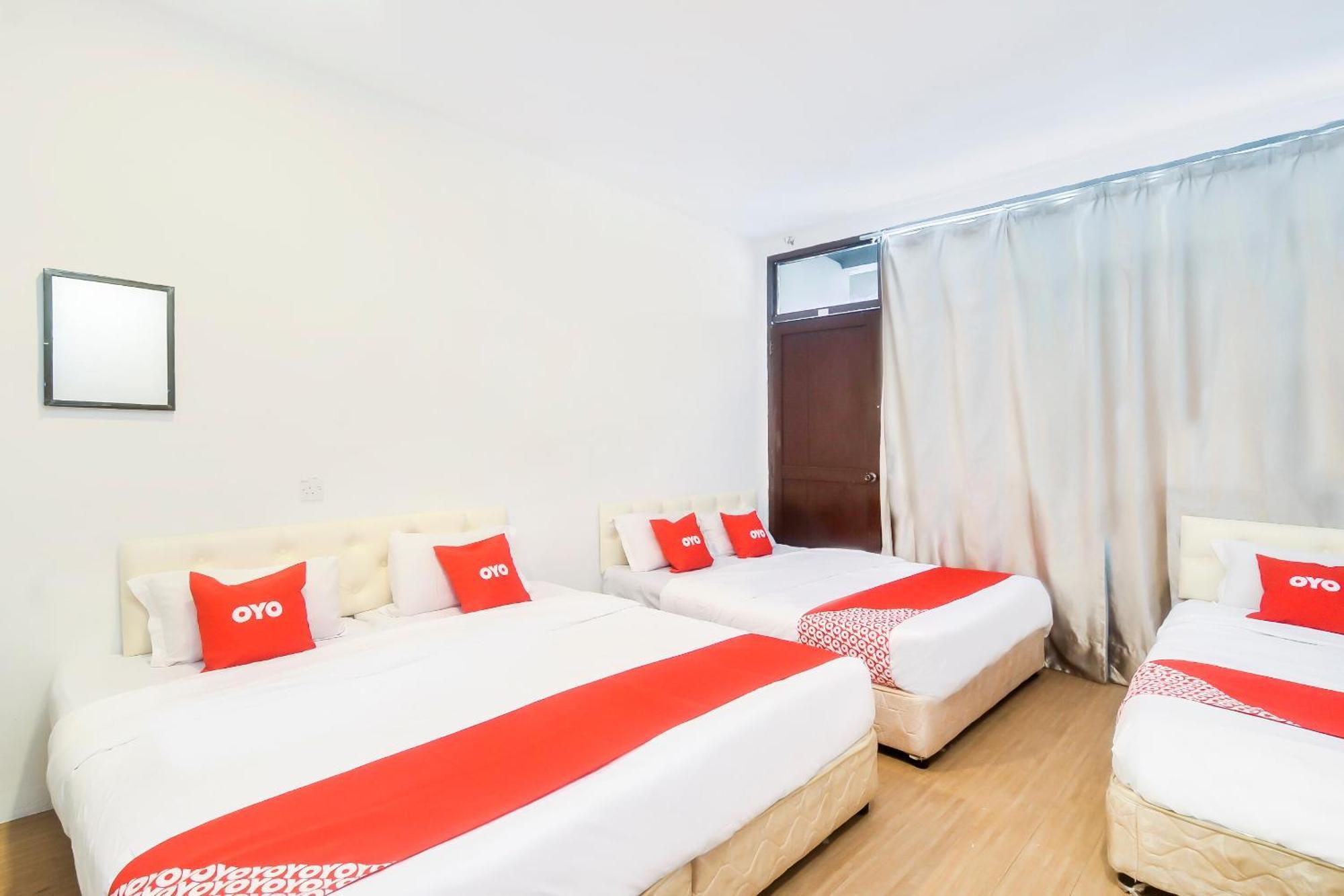 Oyo 44017 L & C Premium Stay Kuching Ngoại thất bức ảnh