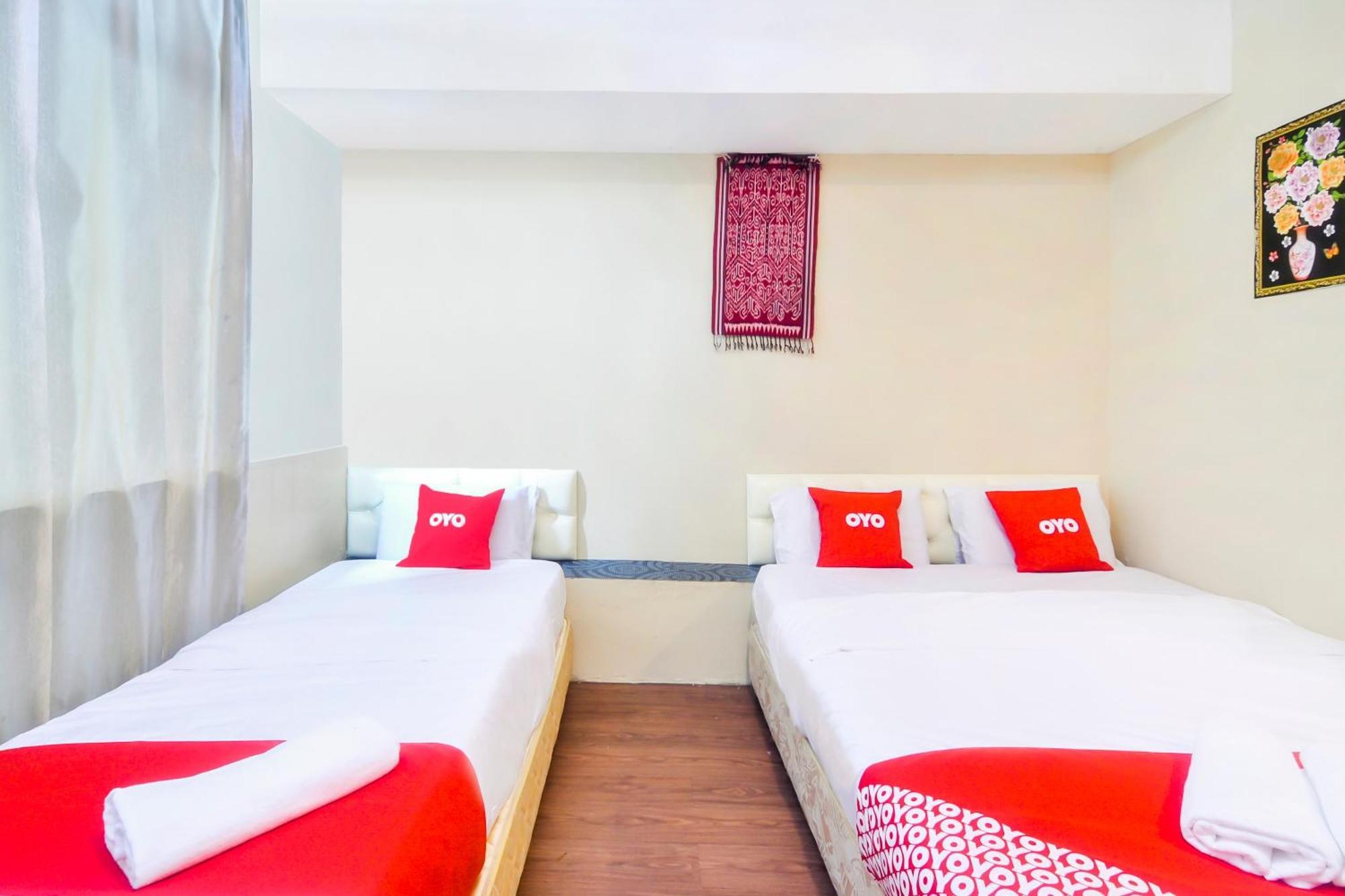 Oyo 44017 L & C Premium Stay Kuching Ngoại thất bức ảnh